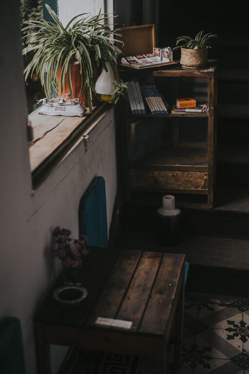 How to Create a Cozy and Inviting Reading Nook at Home